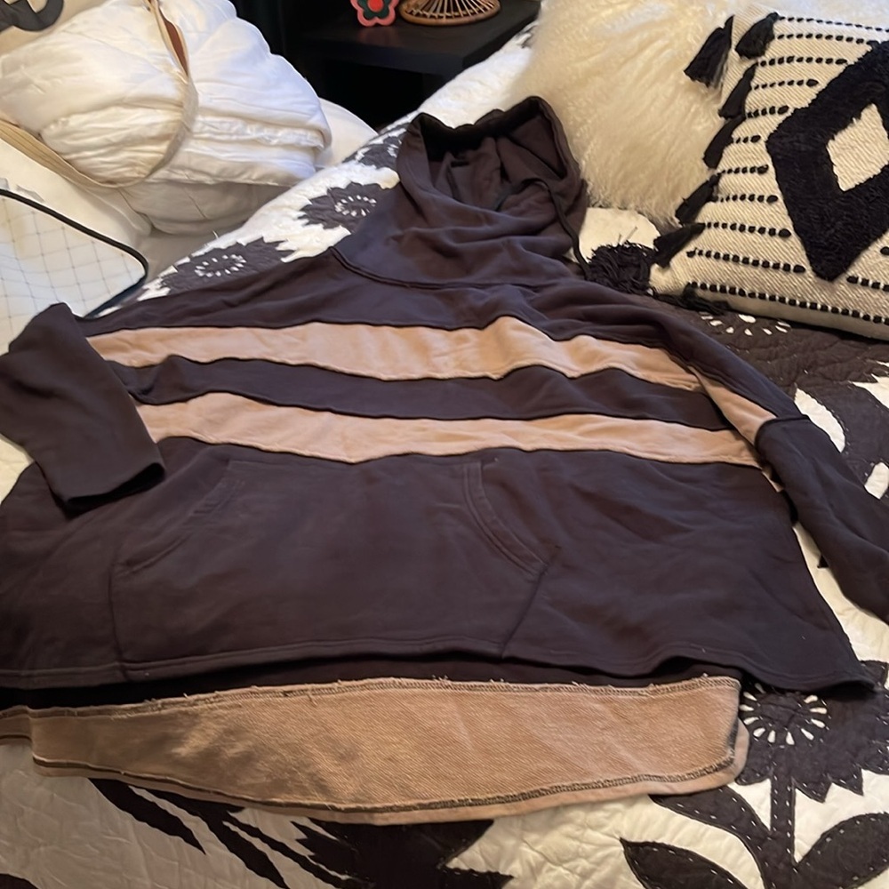 Spotted In Stripes Pullover - Picture 2 of 8